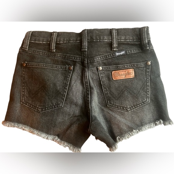 Wrangler Shorts Size 24 High-Rise NWOT - Picture 2 of 3